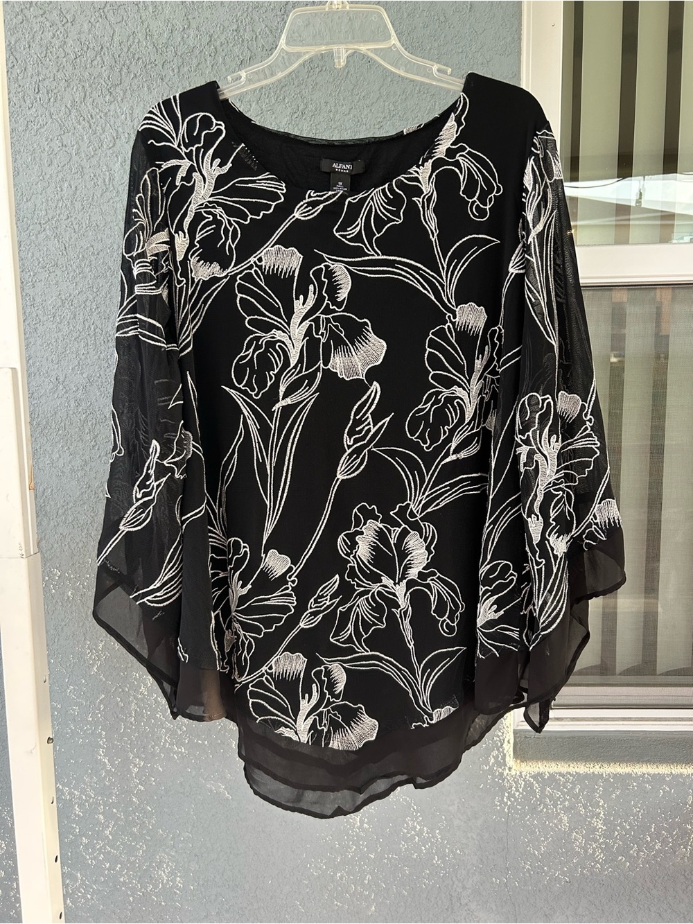 Alfani Black Hanker chief HemFloral Embroidered Sheer Bell Sleeve Top 1X Stretch